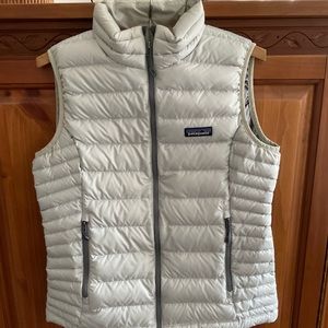 PATAGONIA Light Gray Puffer Quilted Down Vest Women’s Size Small